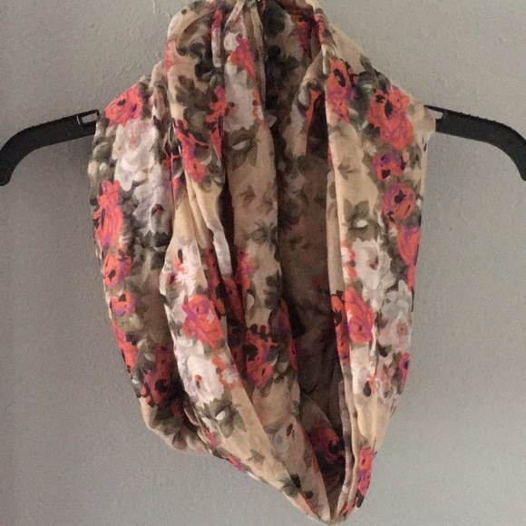 Infinity scarf - Picture 2 of 3